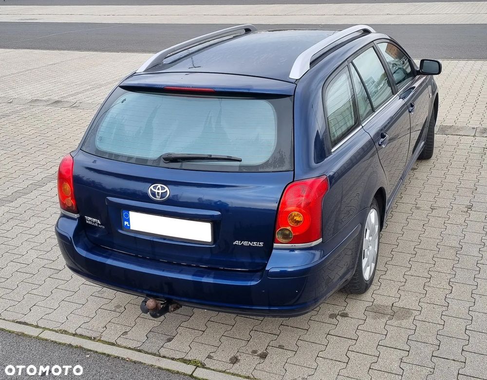 Toyota Avensis - 2