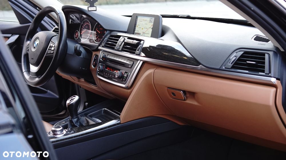 BMW Seria 3 318d Luxury Line - 31