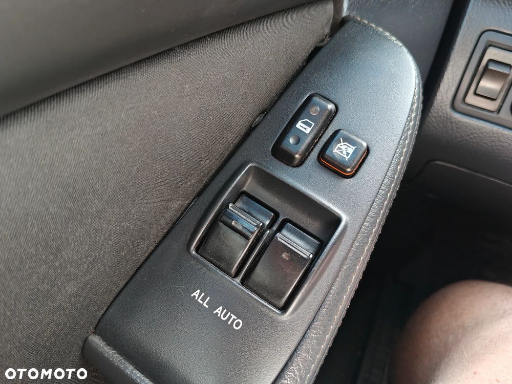 Toyota Avensis 2.0 D-4D Premium - 20