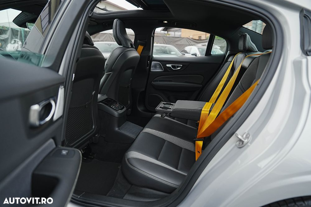 Volvo S60 T8 Recharge AWD Polestar Engineered - 15