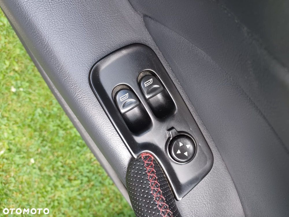 Alfa Romeo 147 1.6 Twin Spark Black Line - 13