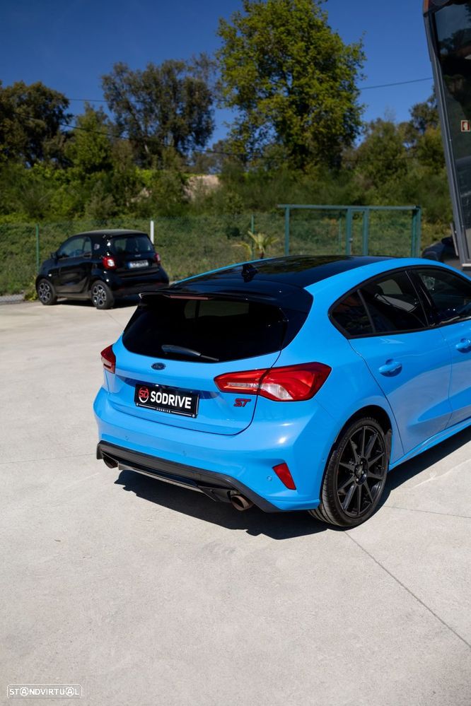 Ford Focus 2.3 EcoBoost S&S ST - 36