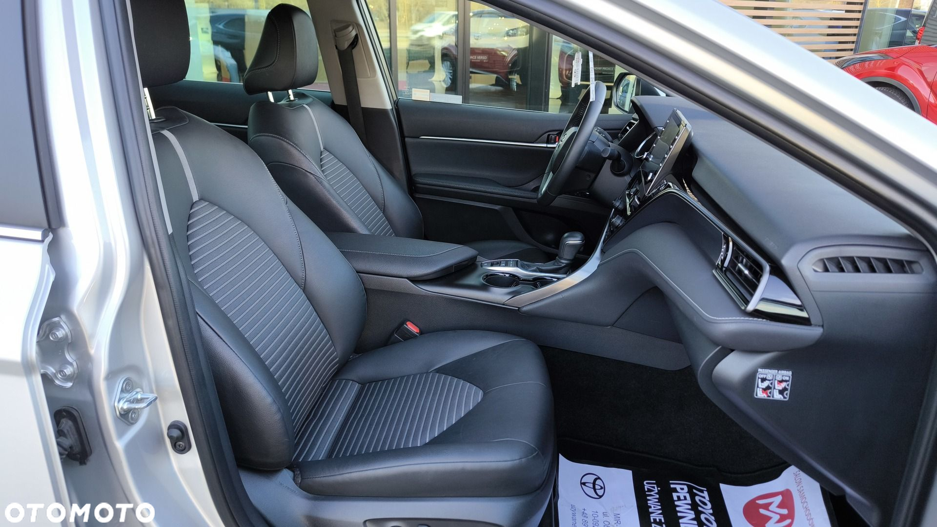 Toyota Camry - 37