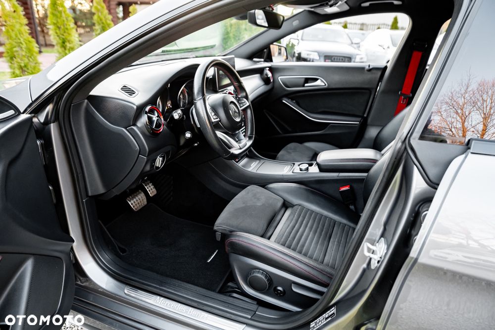 Mercedes-Benz CLA 250 7G-DCT AMG Line - 18