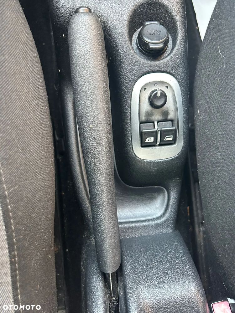 Peugeot 206 60 Filou - 11