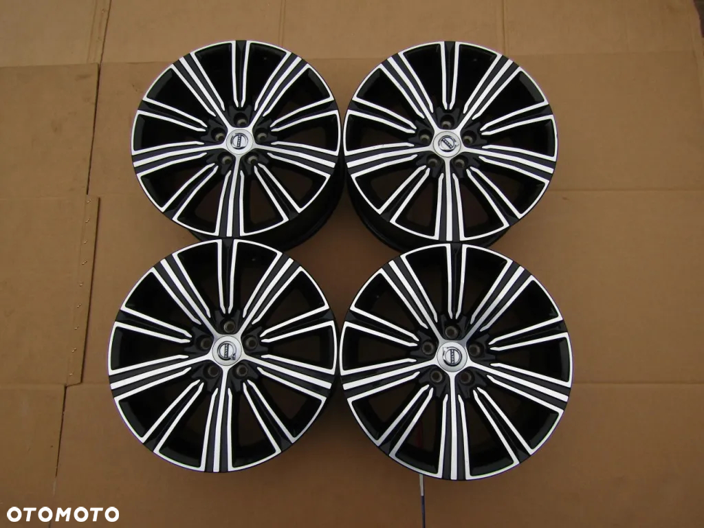 4x Felgi 18 Volvo S40 V60 S90 V90 C30 S60 XC40 XC60 8j 5x108 ET42 - 3