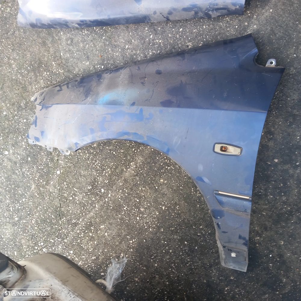 Guarda lamas Mitsubishi Space Star em 2000 - 4