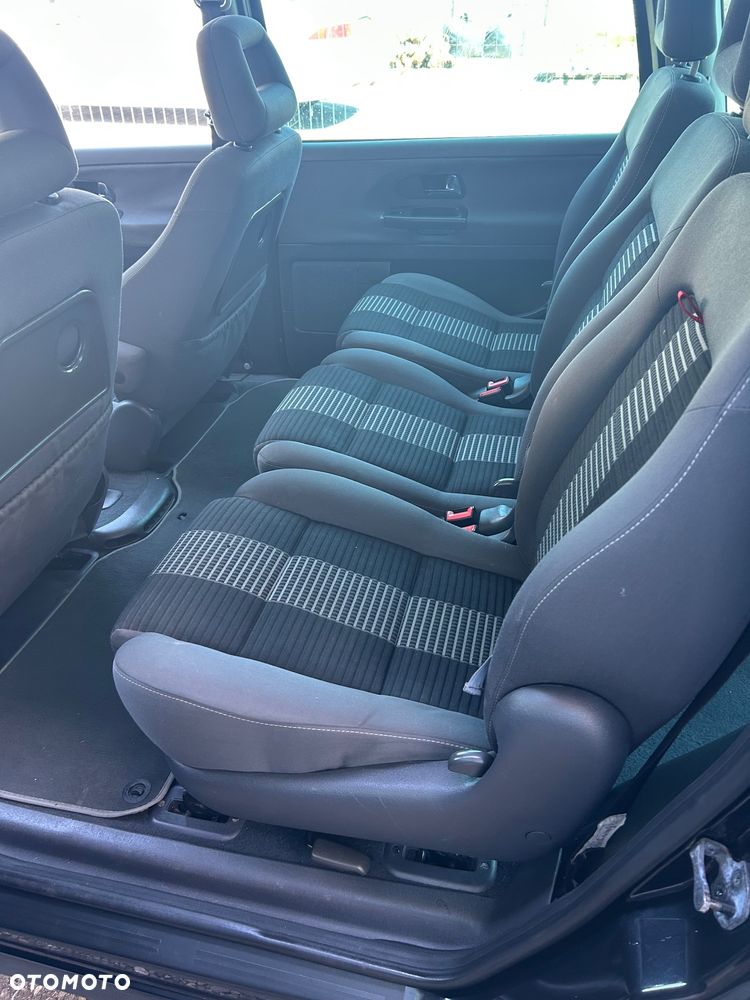 Volkswagen Sharan - 7