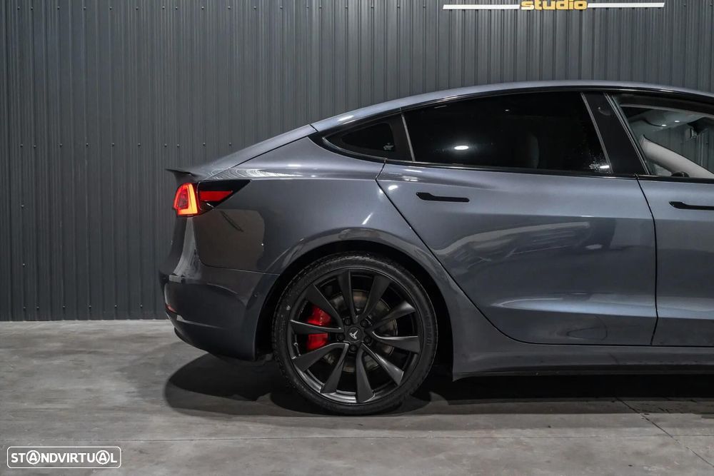 Tesla Model 3 Performance Dual Motor AWD - 40
