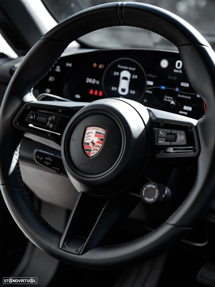 Porsche Taycan 4S - 13