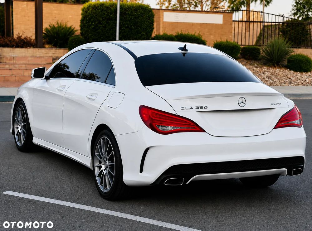 Mercedes-Benz CLA 250 4Matic 7G-DCT AMG Line - 3