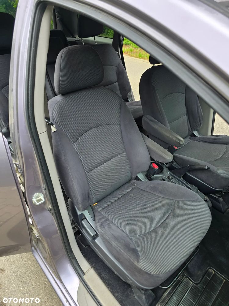 Mitsubishi Grandis 2.0 DI-D 7-Sitzer Intense - 24