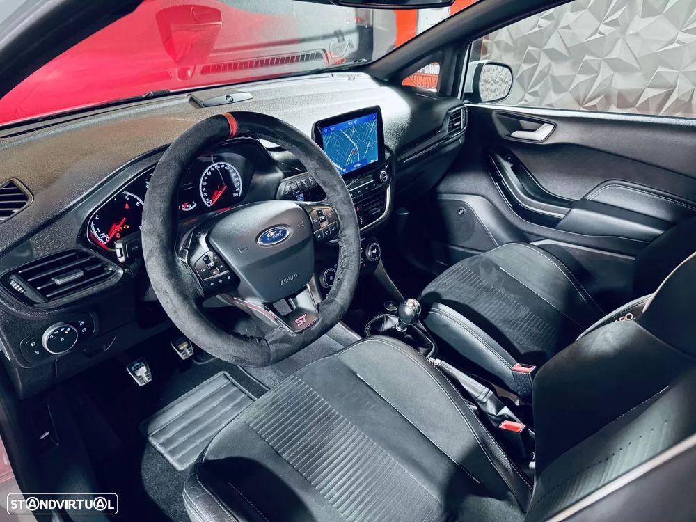 Ford Fiesta 1.5 EcoBoost ST - 24