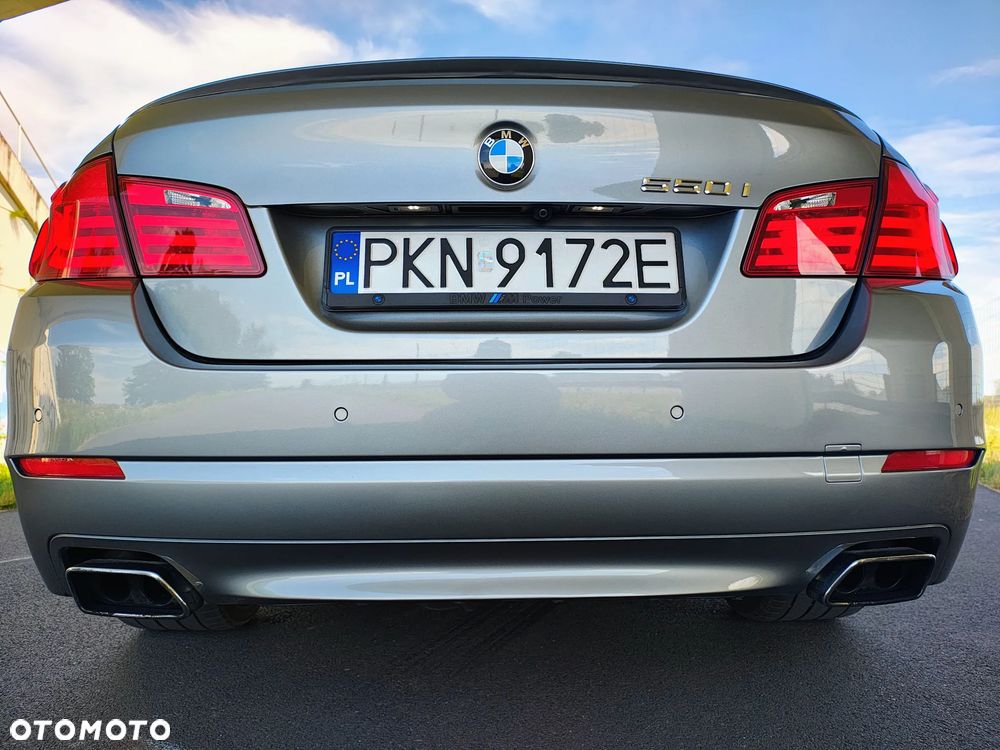 BMW Seria 5 550i Sport-Aut - 13