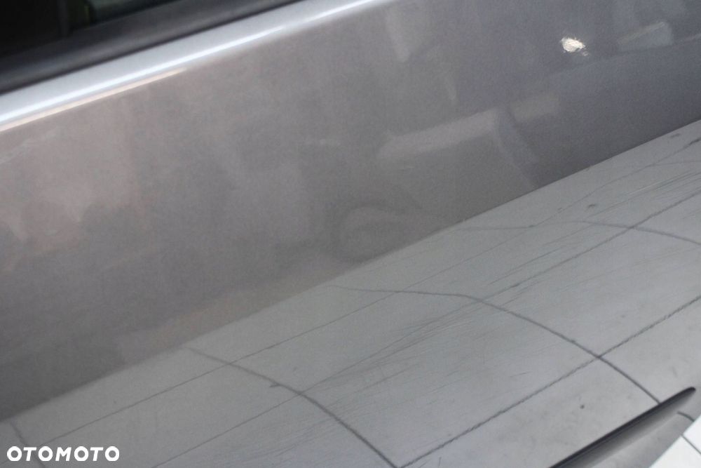 VW GOLF V 5 PLUS 2005R- DRZWI LEWE LEWY TYŁ TYLNE LA7T - KOD LAKIERU - 8