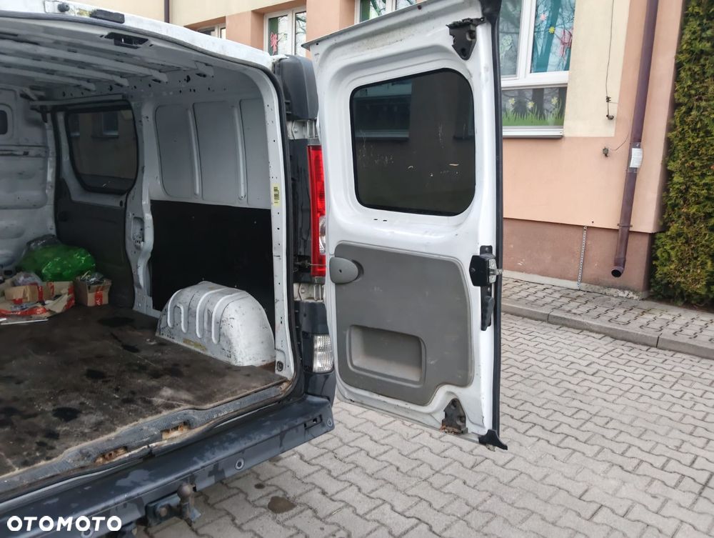 Opel Vivaro - 10