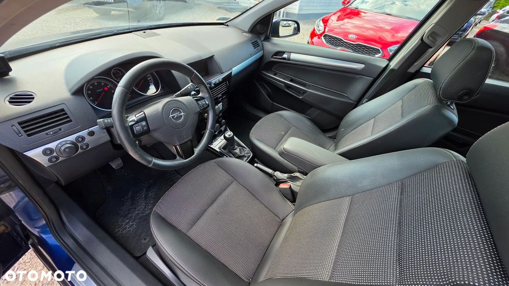 Opel Astra 1.6 T Cosmo - 16