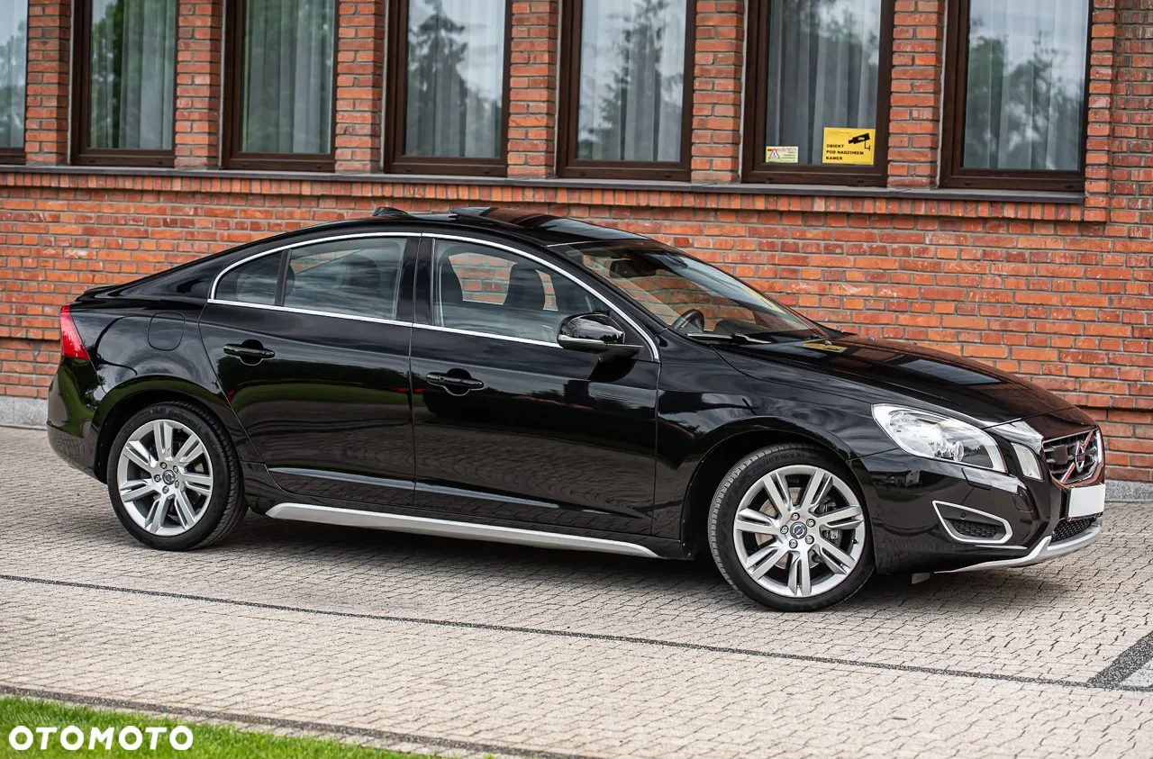 Volvo S60 T6 AWD Geartronic Summum - 3