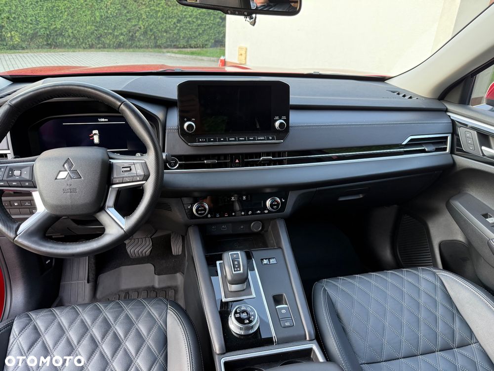 Mitsubishi Outlander 2.4 4WD Diamant PLUS - 16