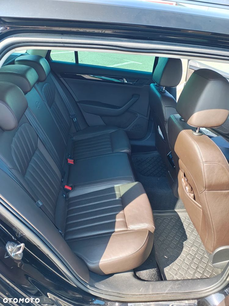 Skoda Superb 2.0 TDI 4x4 L&K DSG - 9