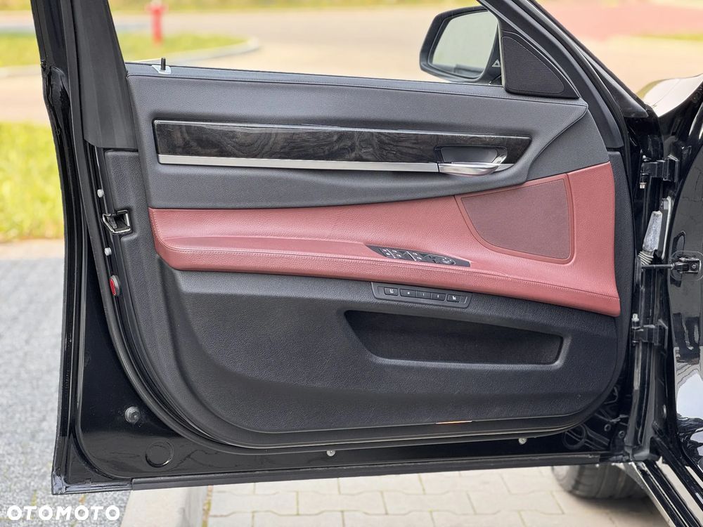BMW Seria 7 730d xDrive - 13
