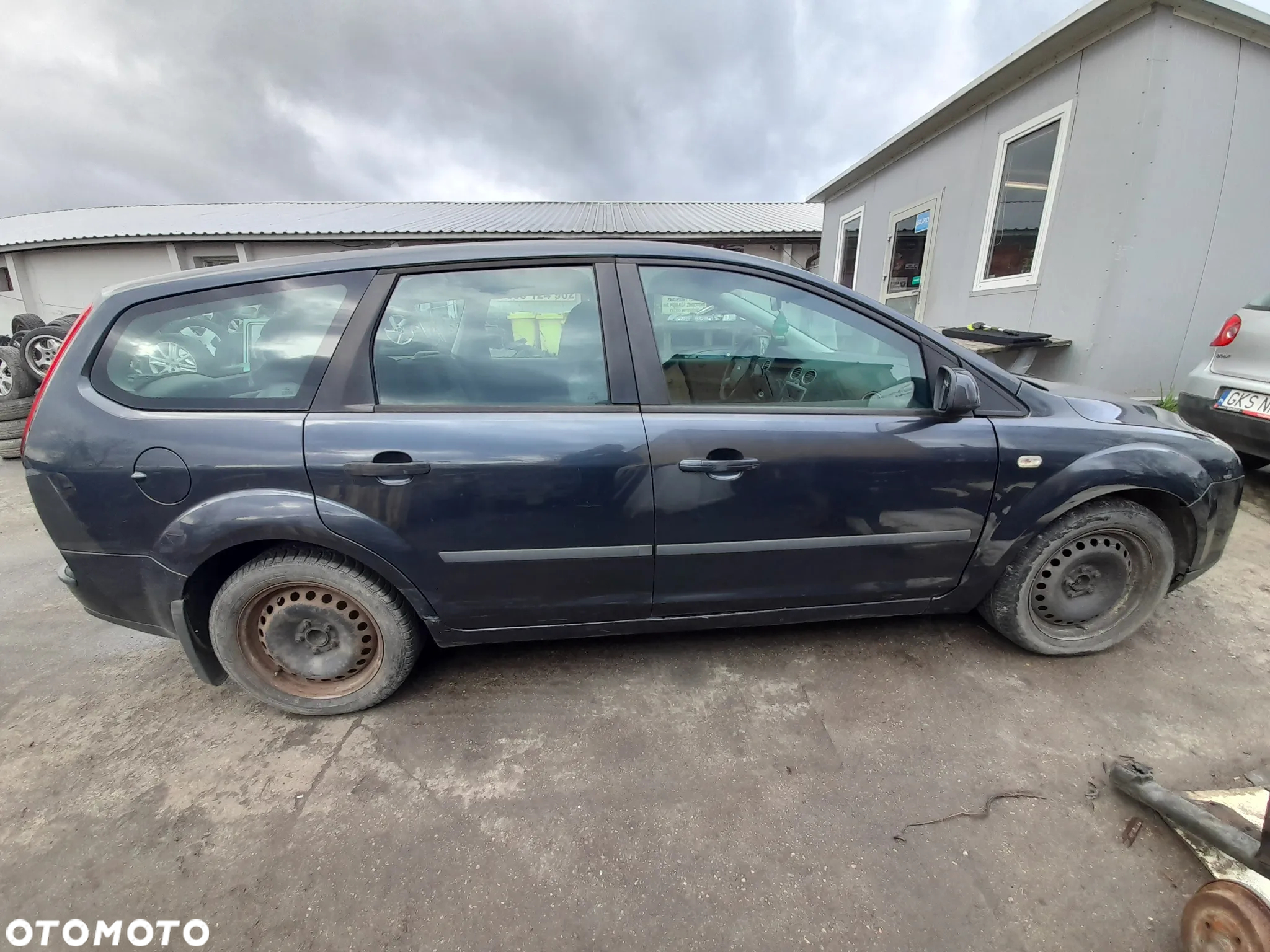 FORD FOCUS MK2 ZDERZAK TYŁ TYLNY TYLNI H4 - 17