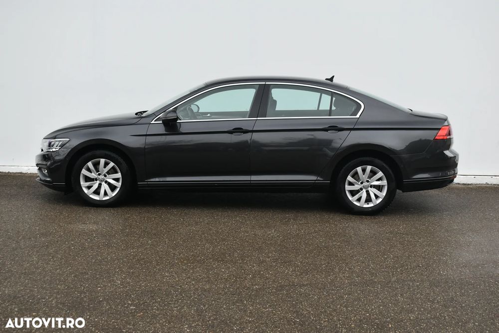 Volkswagen Passat - 2