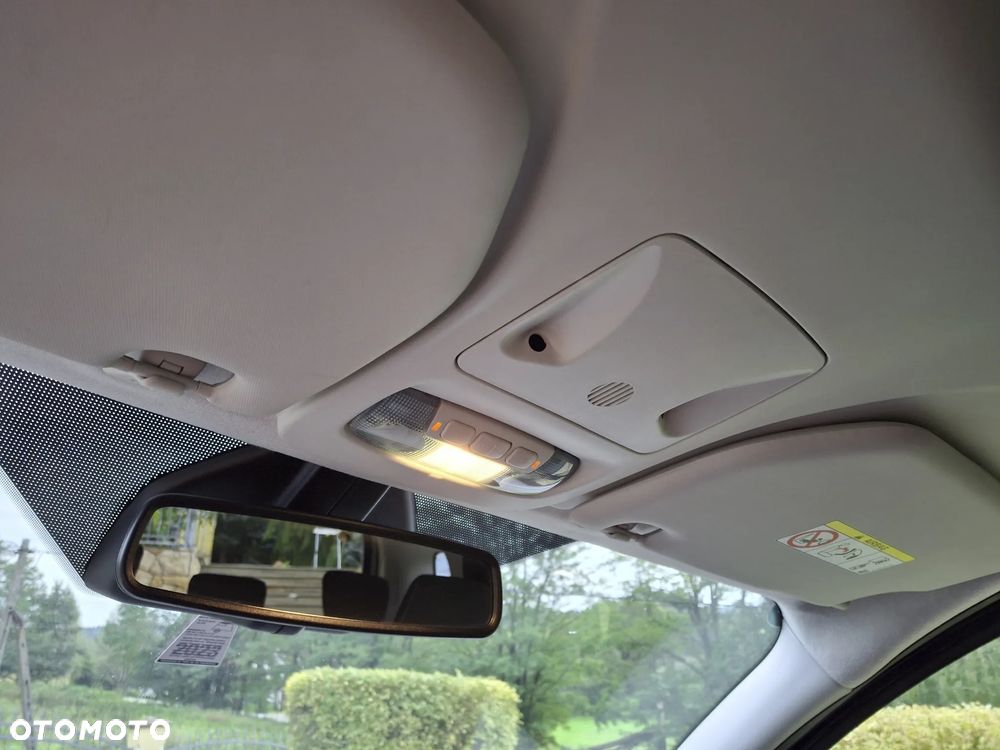 Ford Tourneo Courier 1.0 EcoBoost Ambiente - 25