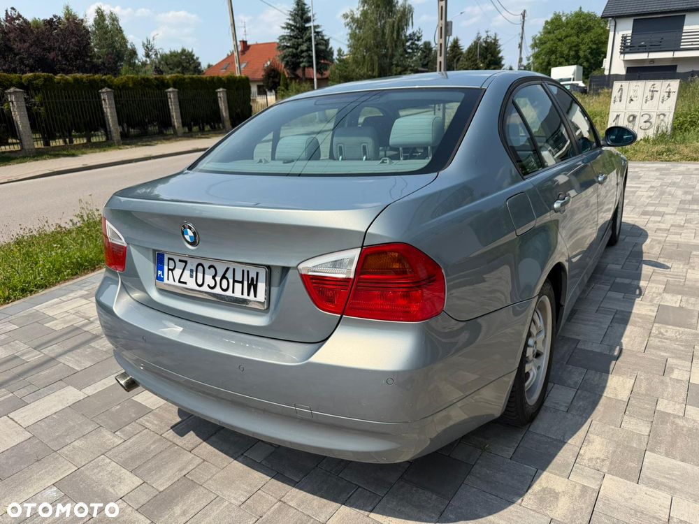 BMW Seria 3 318i - 6
