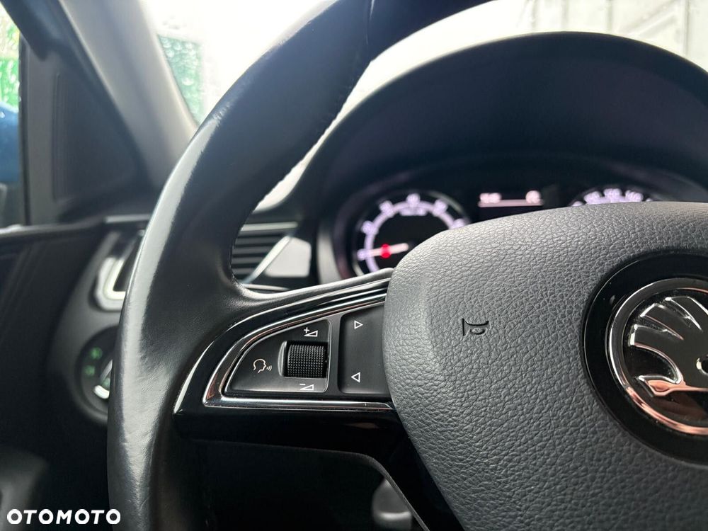 Skoda RAPID 1.0 TSI Style - 12