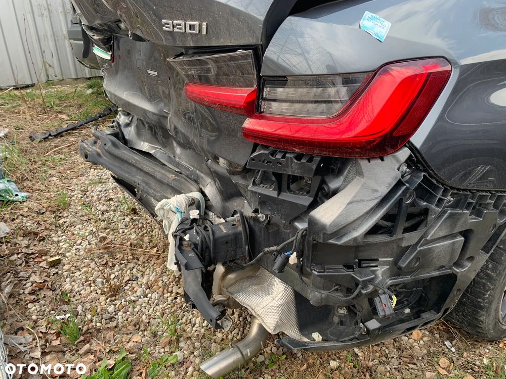 BMW Seria 3 330i xDrive - 6