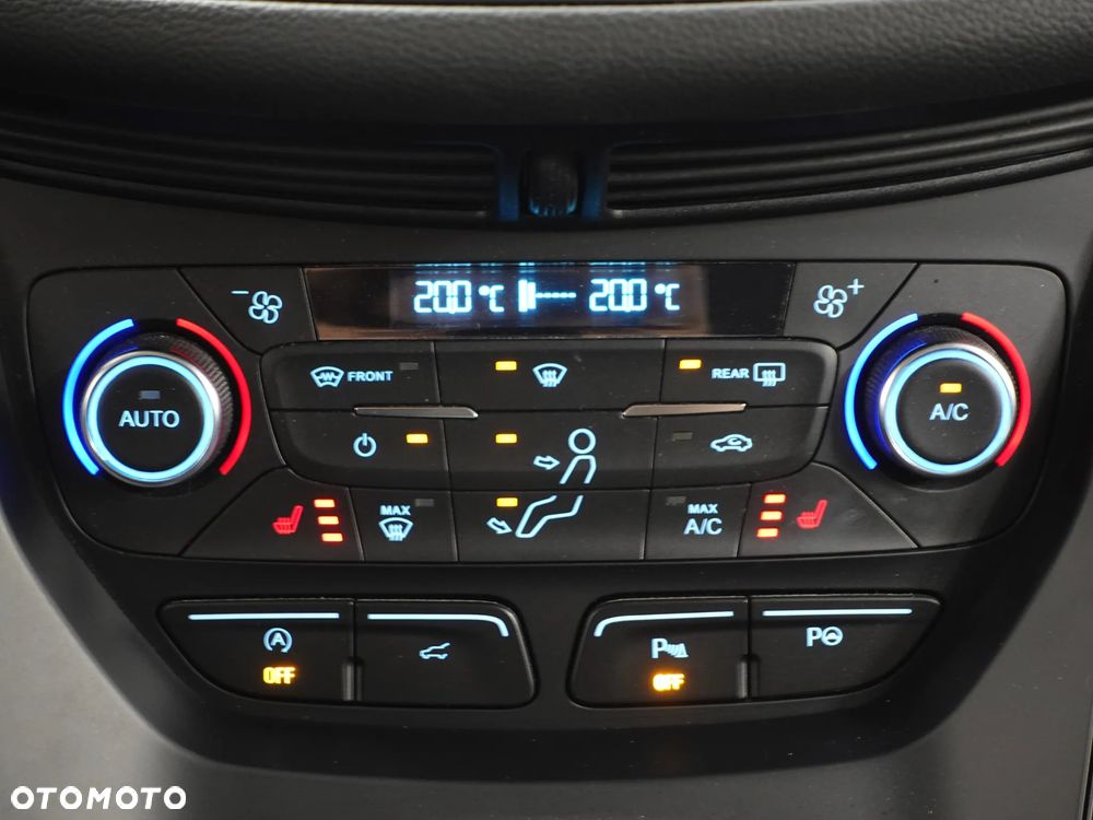Ford Kuga - 32