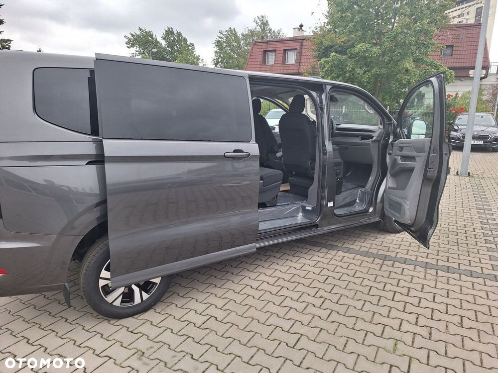 Volkswagen Caravelle - 11