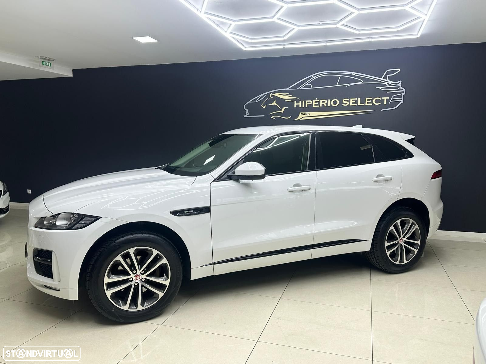 Jaguar F-Pace 2.0 i4D R-Sport AWD Aut. - 12