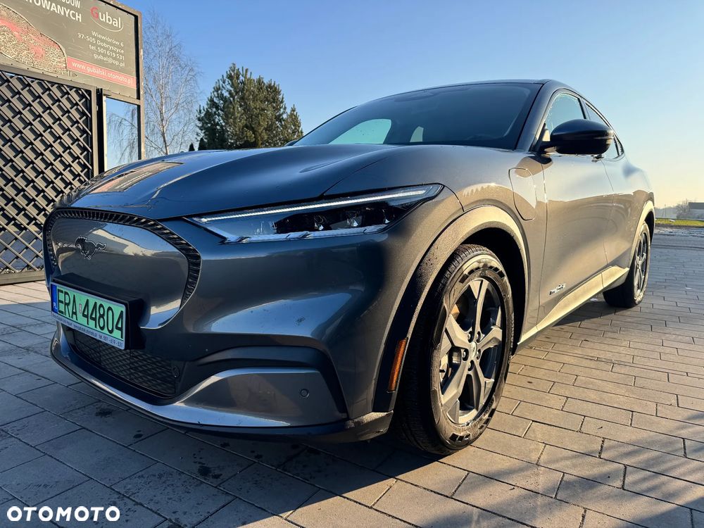 Ford Mustang Mach-E - 3