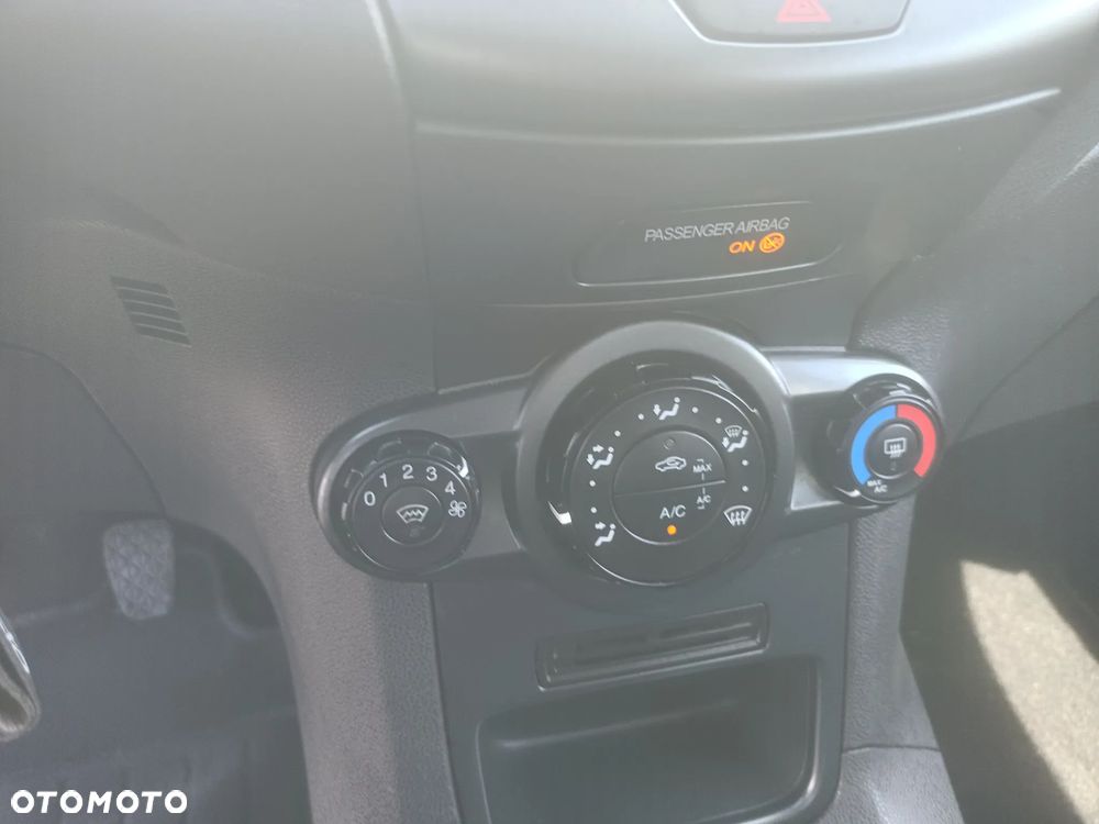 Ford Fiesta 1.25 Titanium EU5 - 23