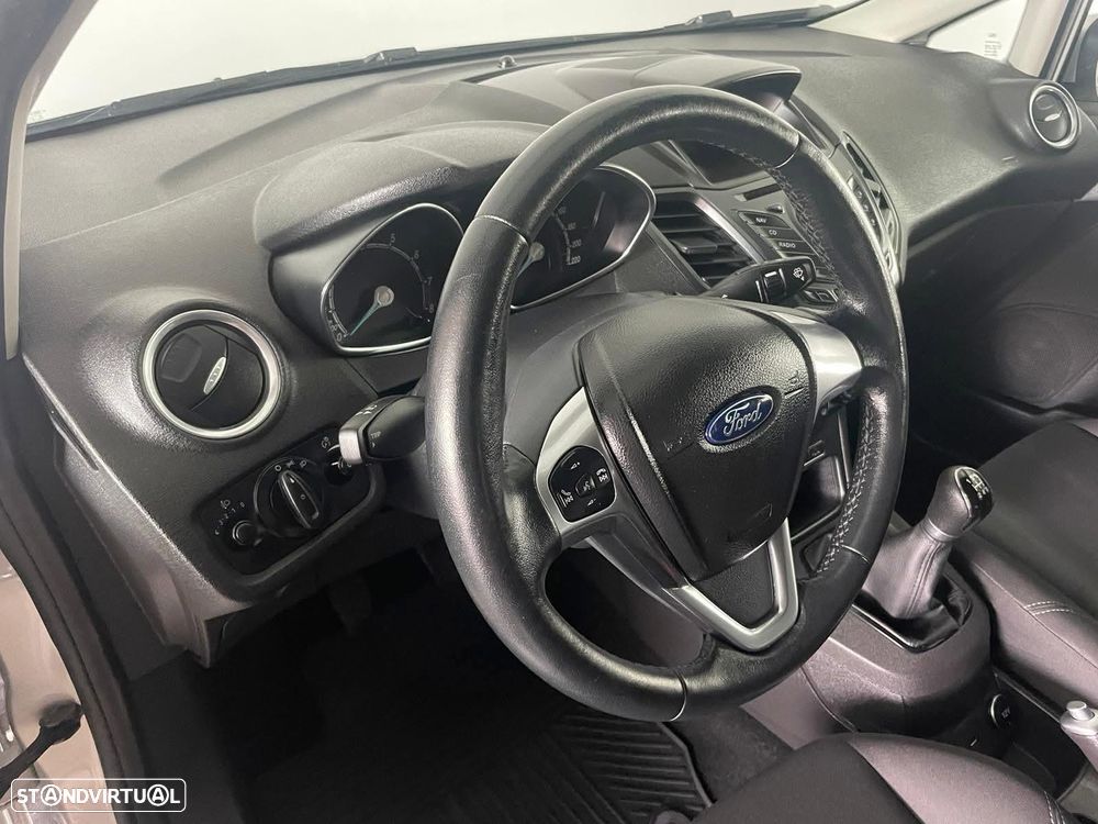 Ford Fiesta 1.0 Celebration - 17
