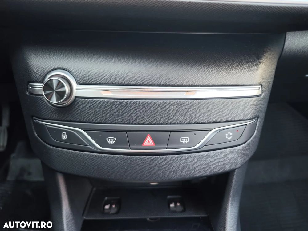 Peugeot 308 SW 1.2 L PureTech Turbo S&S Active - 19