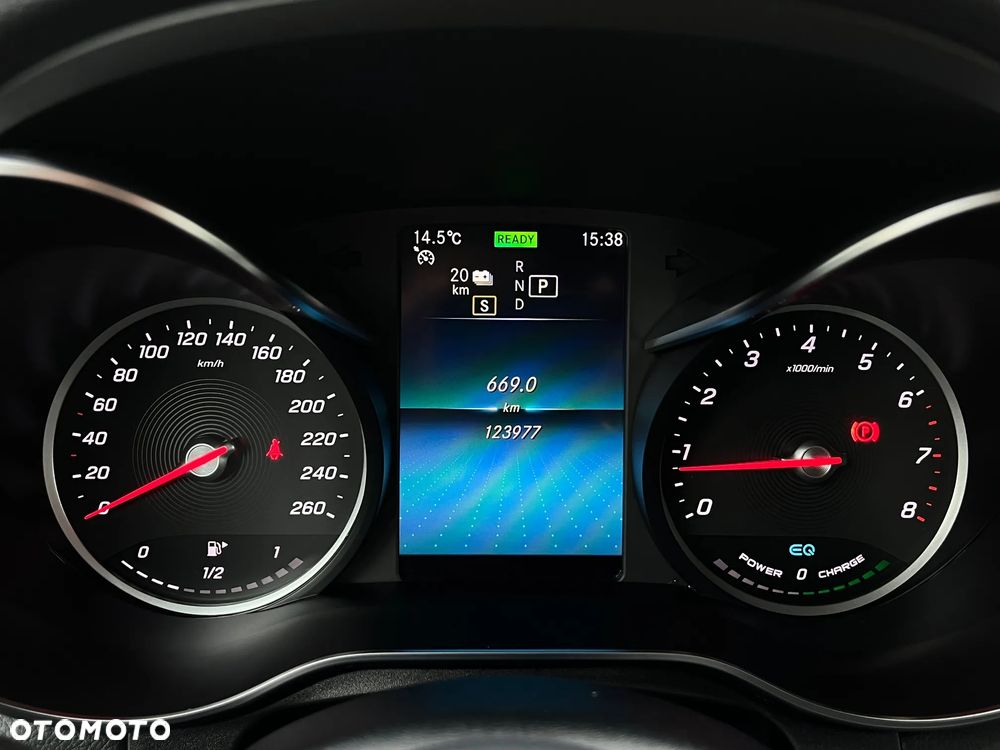 Mercedes-Benz GLC 300 e 4-Matic - 23