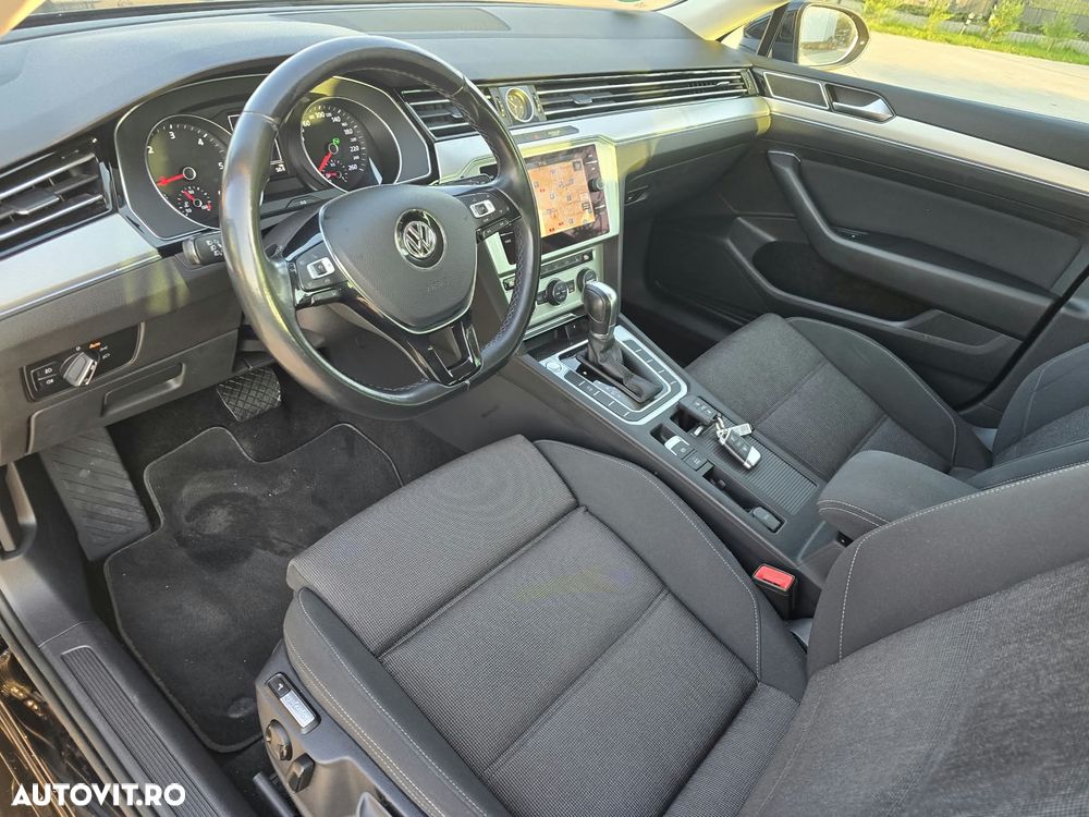 Volkswagen Passat 2.0 TDI DSG Highline - 9