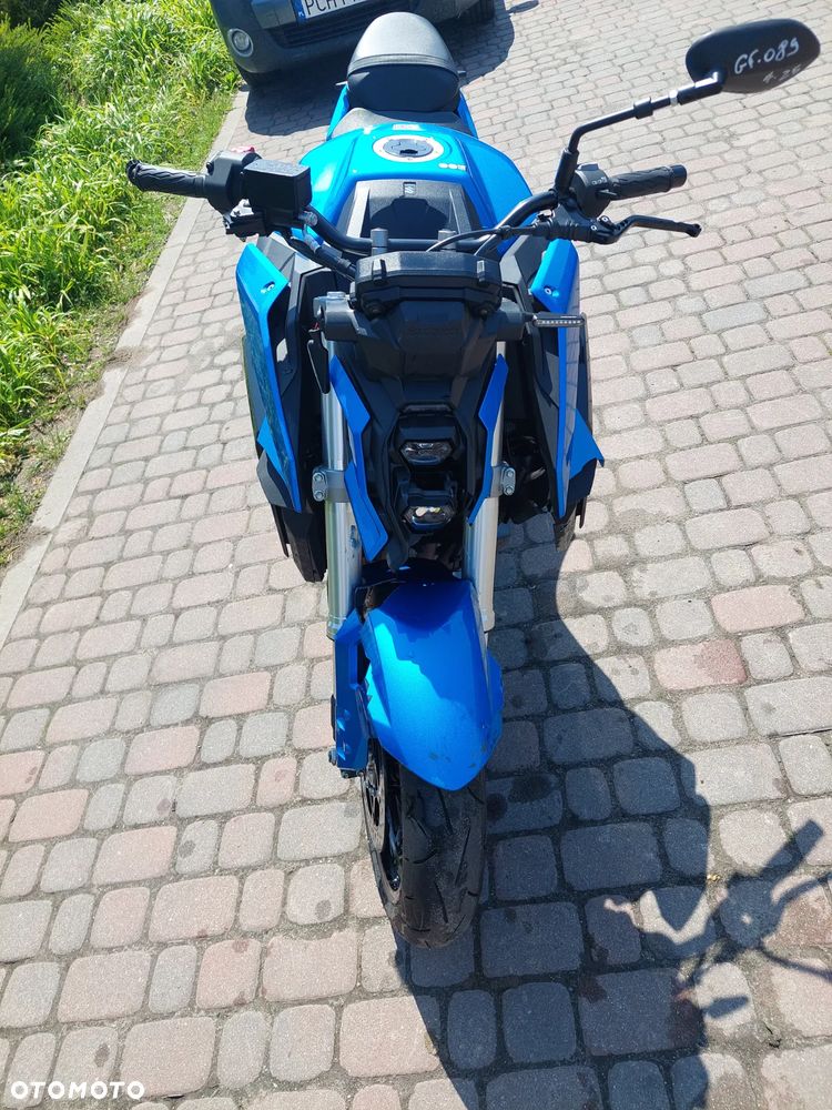 Suzuki GSX - 8