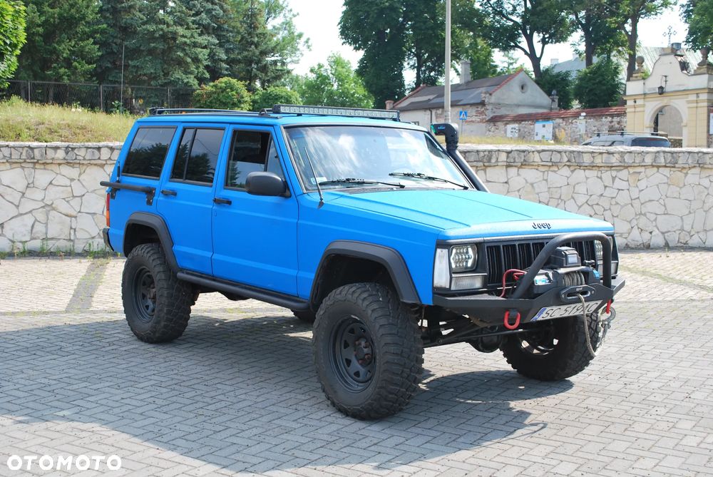 Jeep Cherokee - 11
