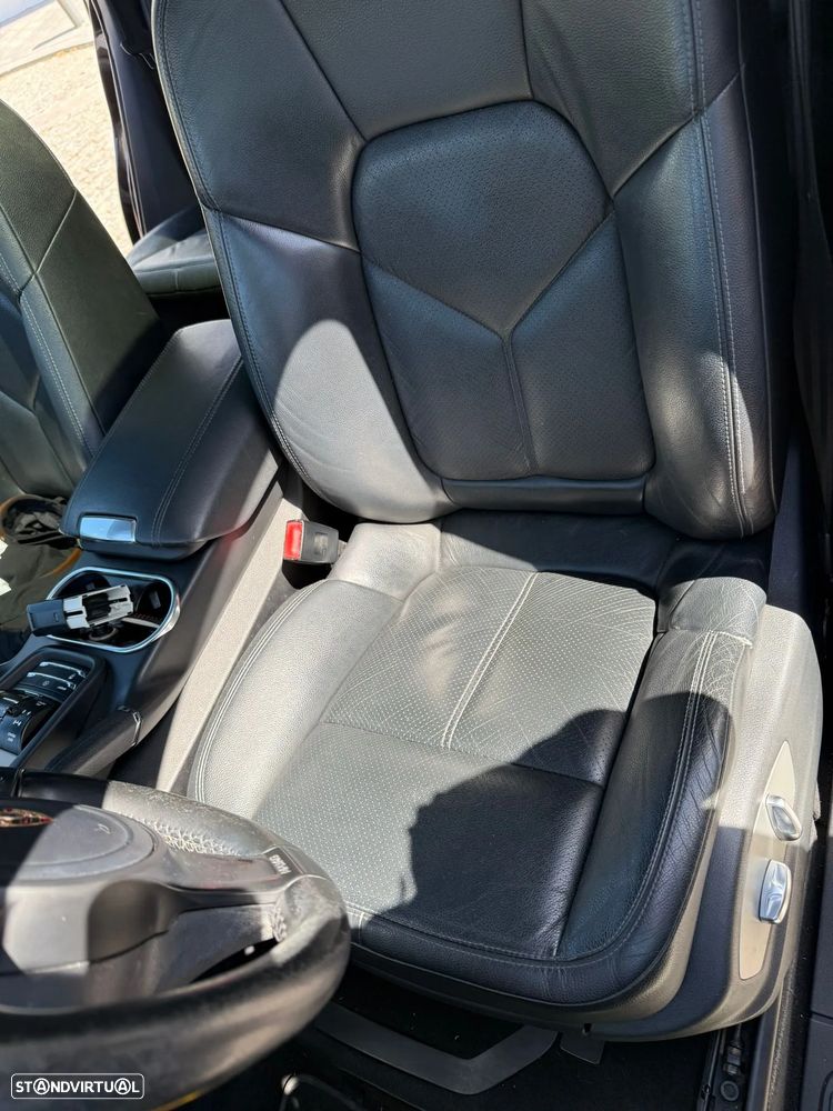Porsche Cayenne 3.0 V6 - 12