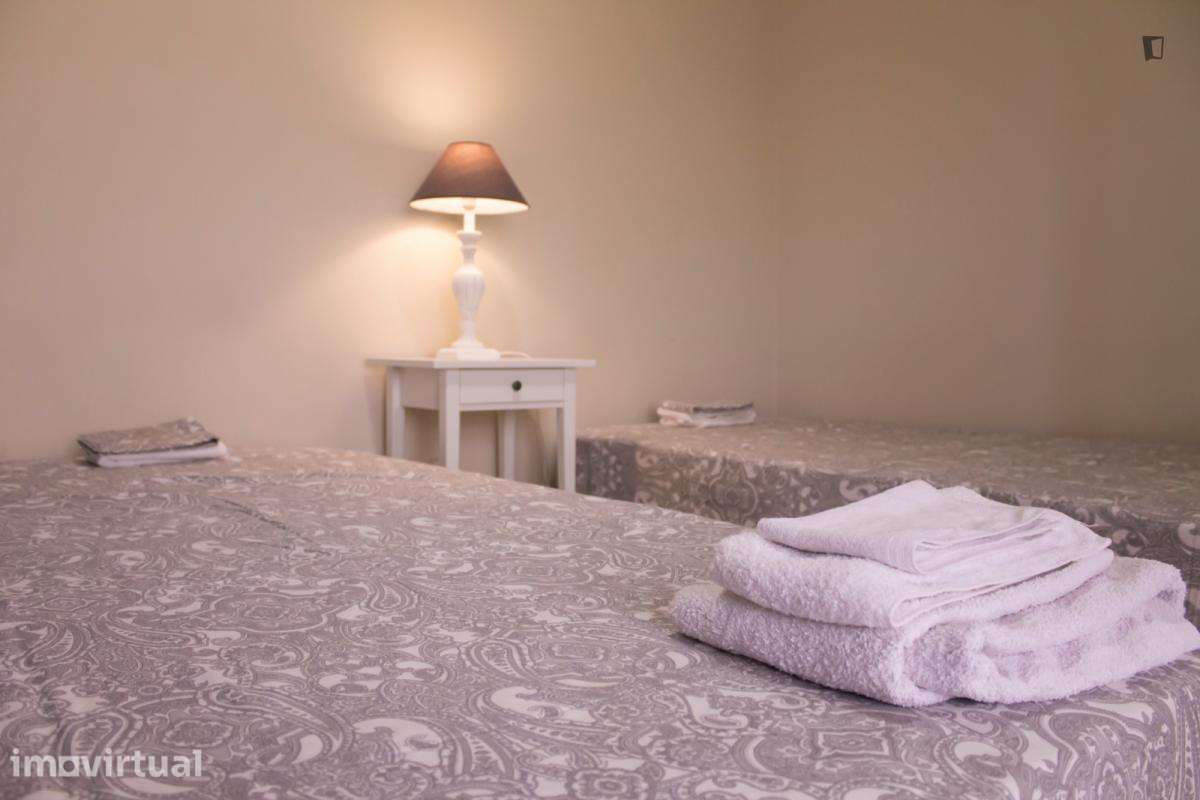 Quarto - localizado em São Mamede de Infesta Porto - Grande imagem: 5/14