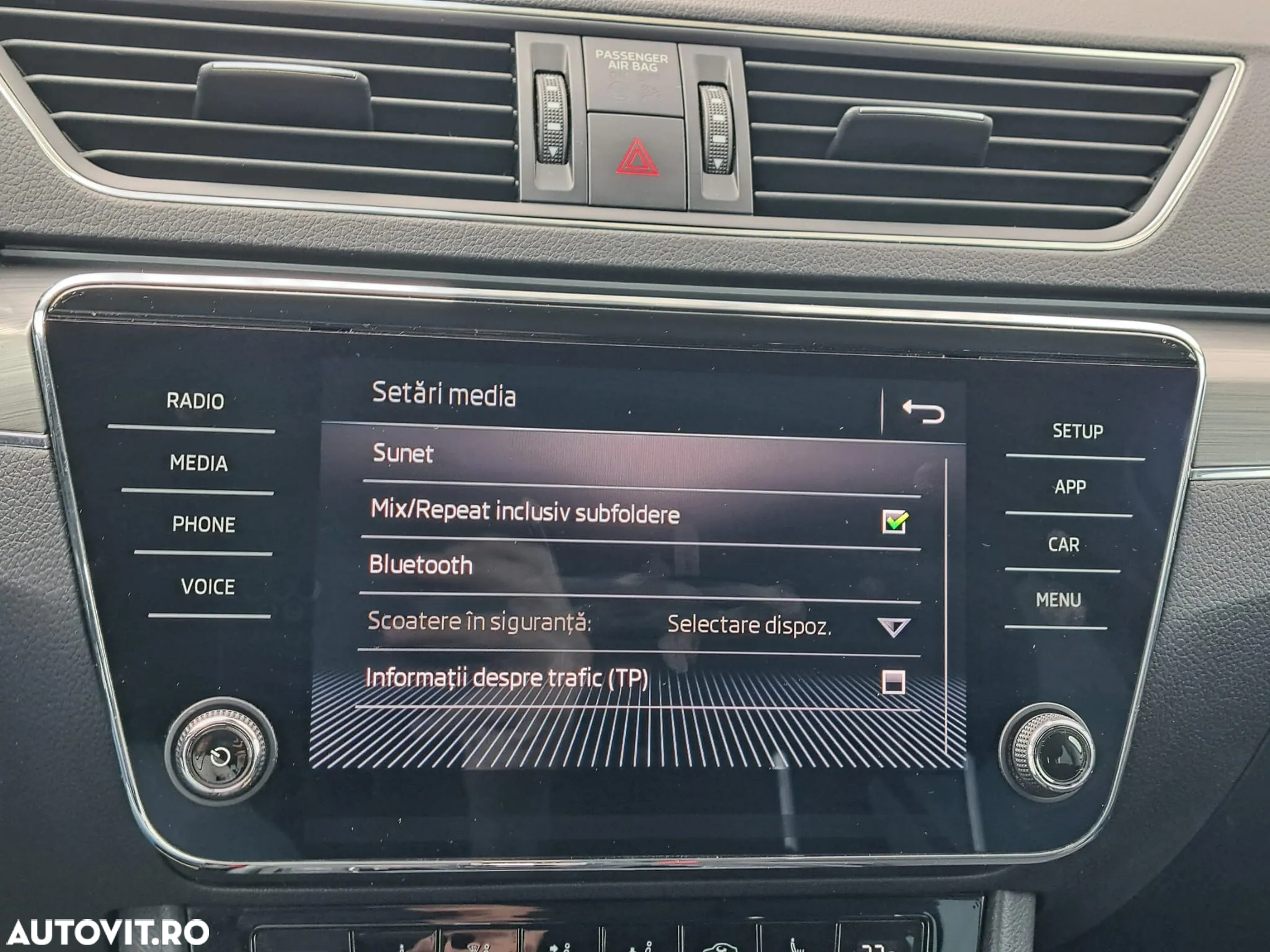 Skoda Superb Combi 2.0 TDI 4X4 DSG Scout - 12