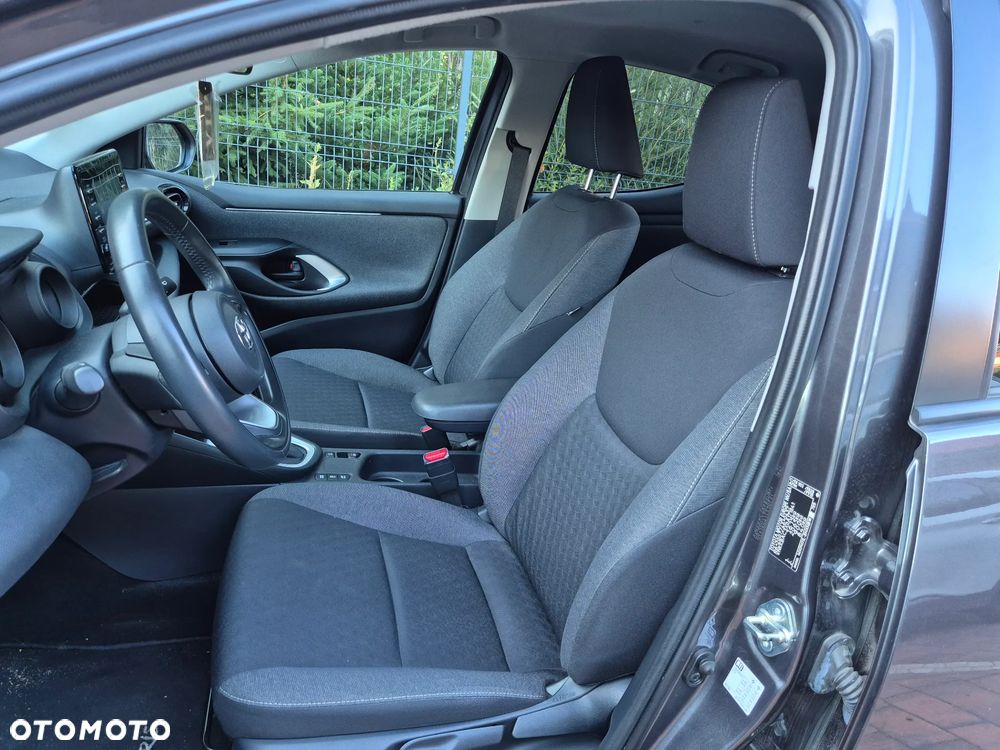 Toyota Yaris Hybrid 100 Dynamic EU6 - 16