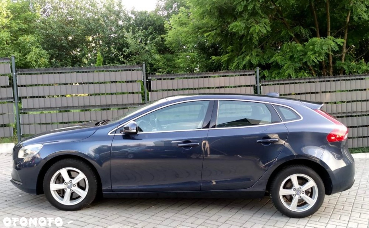 Volvo V40 D3 Momentum - 4
