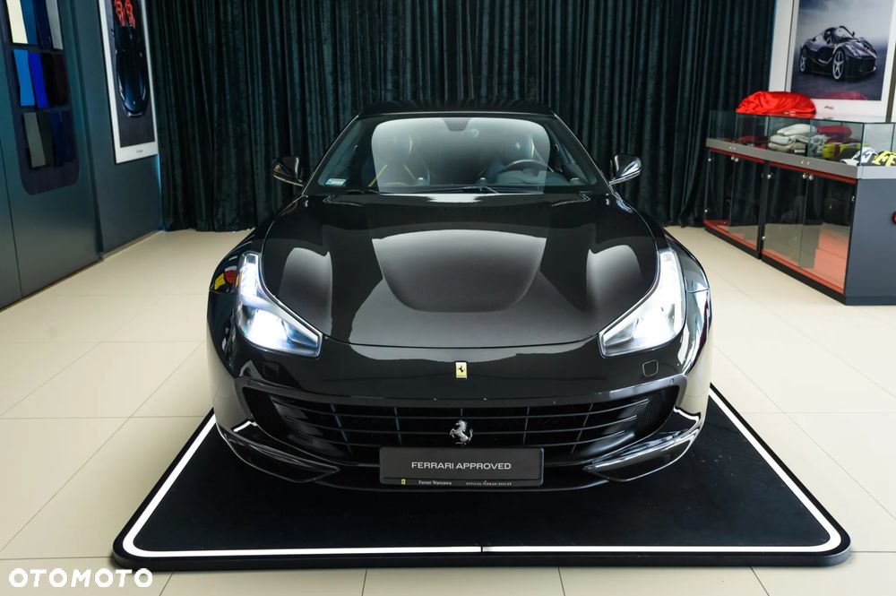 Ferrari GTC4Lusso - 5