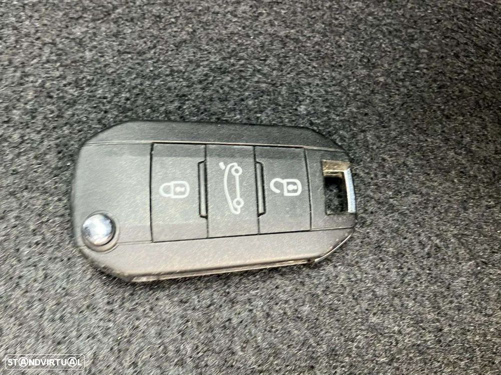 Opel Corsa 1.2 T GS - 19