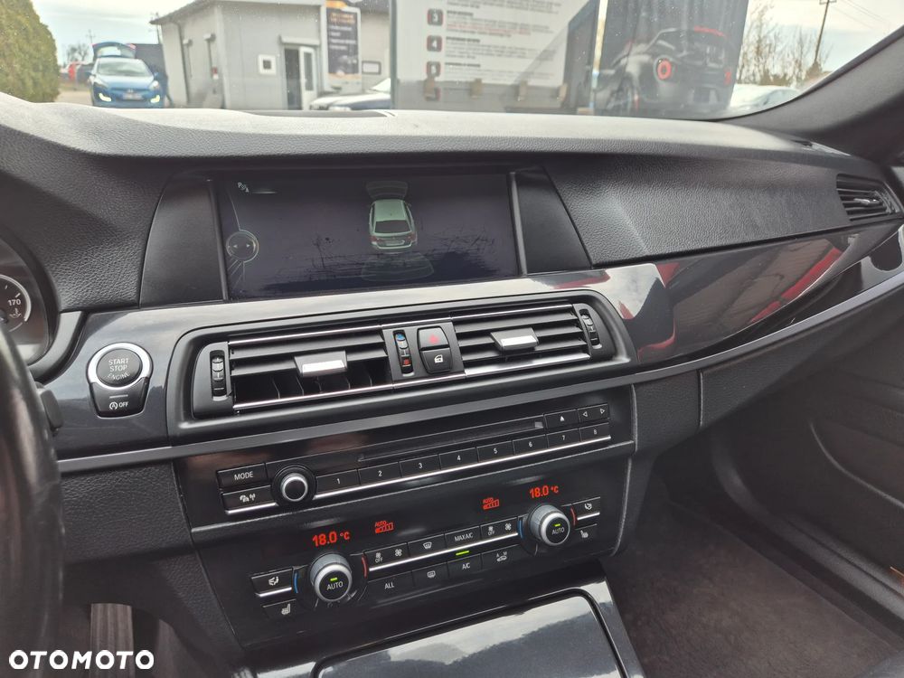 BMW Seria 5 520i - 38